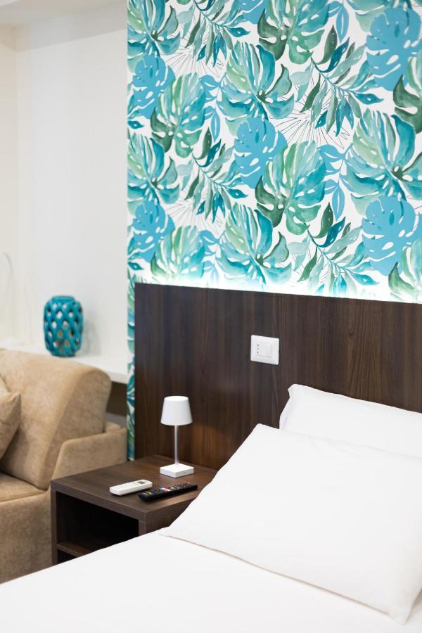 Numisia Guest House Terracina Exterior photo